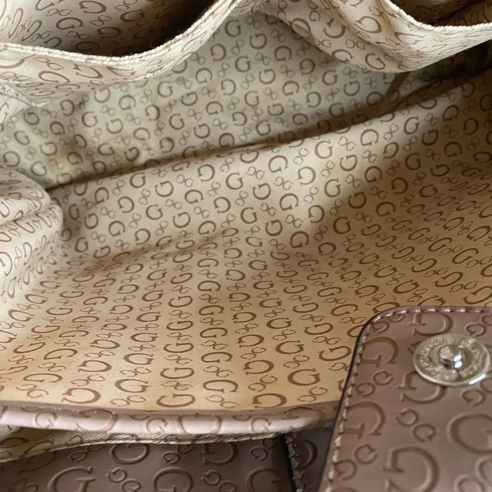 Guess Taupe Tan Satchel with Floral 🧣 scarf Large Hand bag